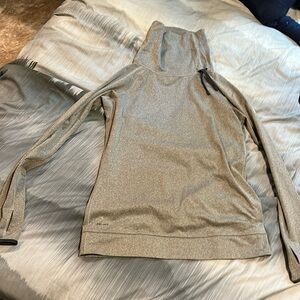 Nike Pro fleece lined top- L